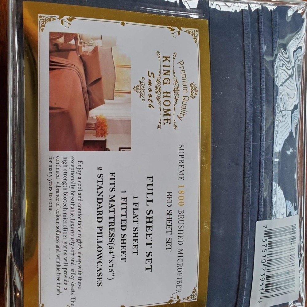 Brand new full sheet set.